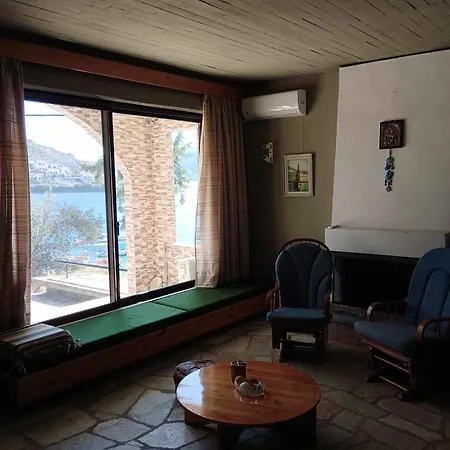 Seafront Traditional Greek Holiday home